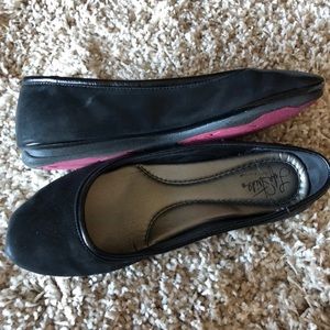 Women’s black flats- 10